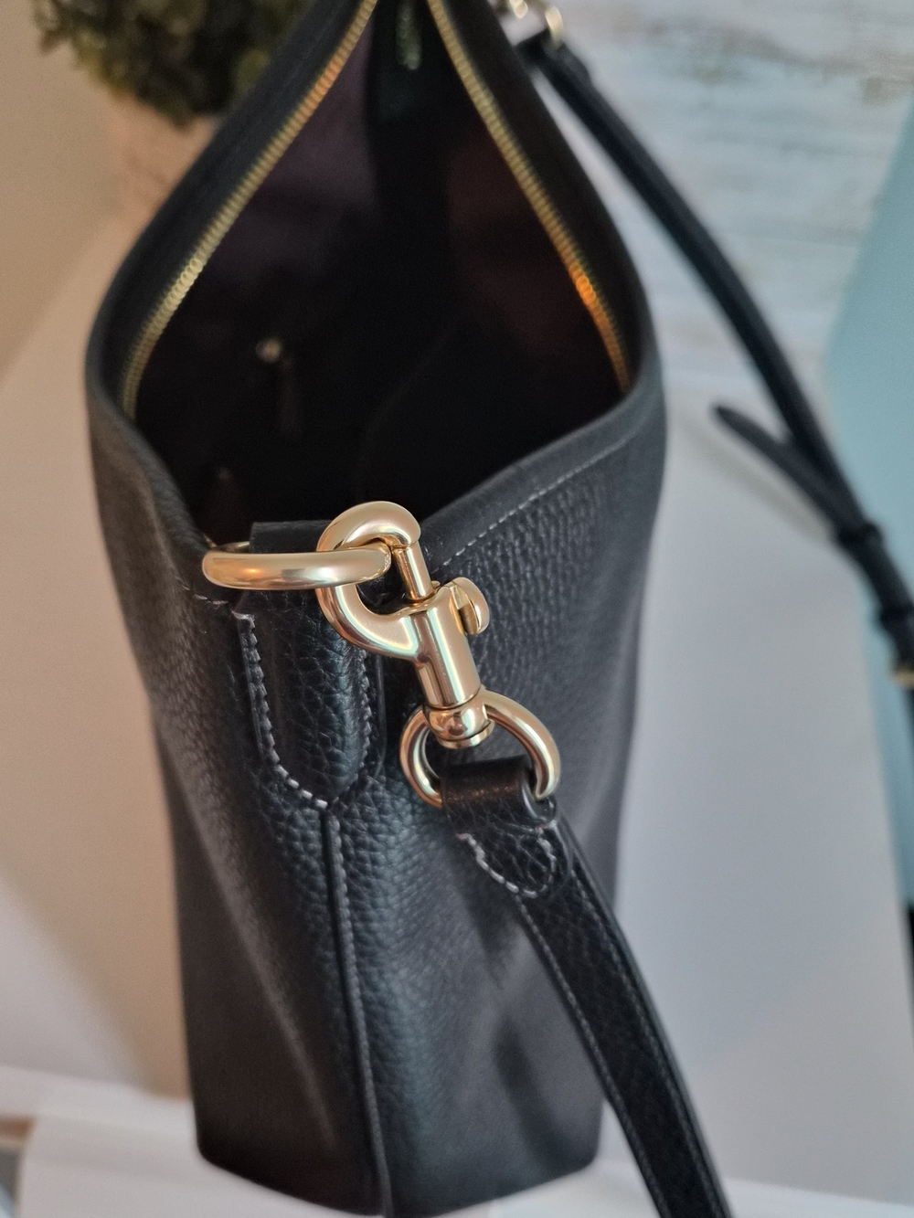 Coach Crossbody Bag - Picture 8 of 9